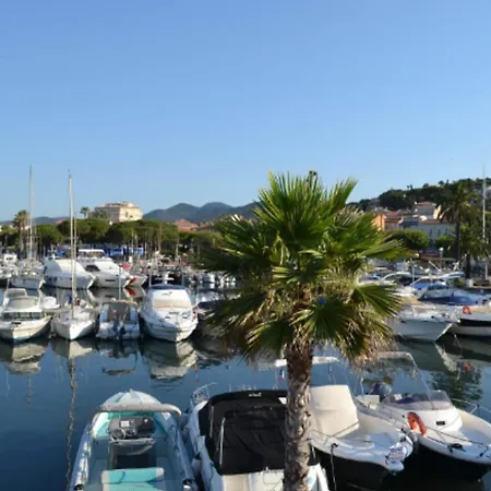 Apartment With Garden In